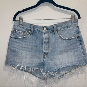 Levi’s jean shorts size 28